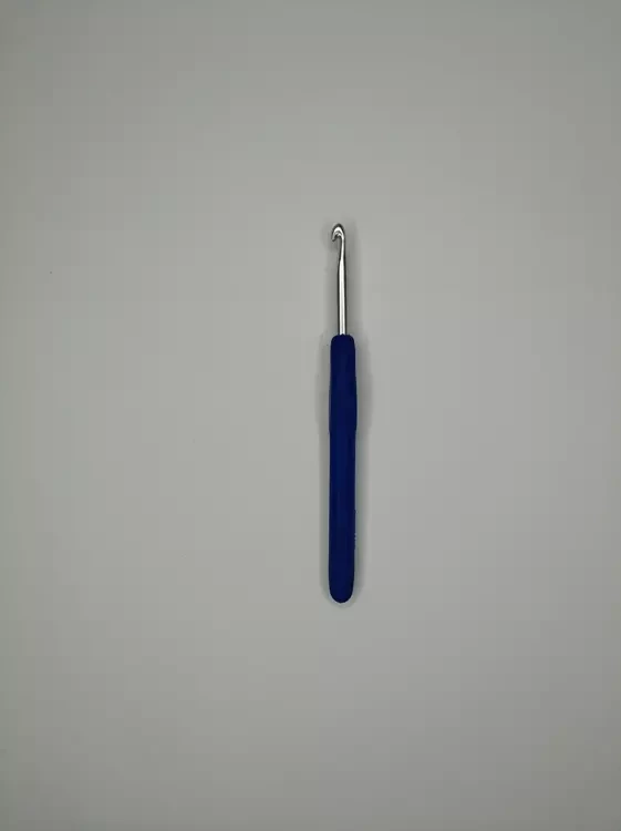 Крючок для вязания с резиновой ручкой, цельнометаллический, 5 мм.