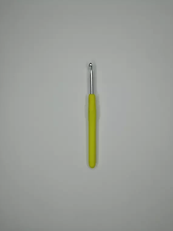 Крючок для вязания с резиновой ручкой, цельнометаллический, 4.5 мм.