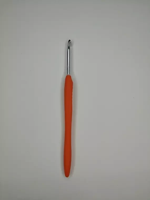 Крючок для вязания алюминиевый с резиновой ручкой, 4 мм.