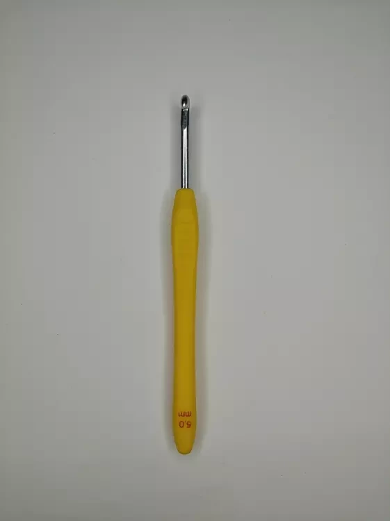 Крючок для вязания с резиновой ручкой, цельнометаллический, 5,0 мм.